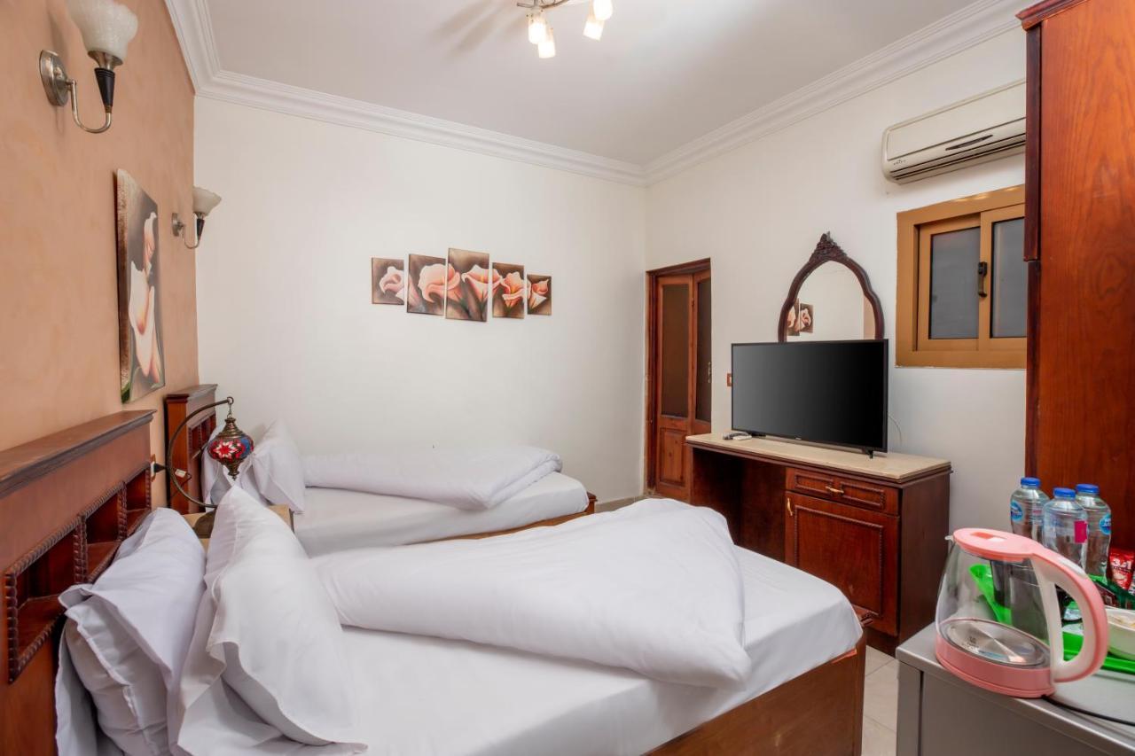 Pyramids Motel Kafret el-Gabal