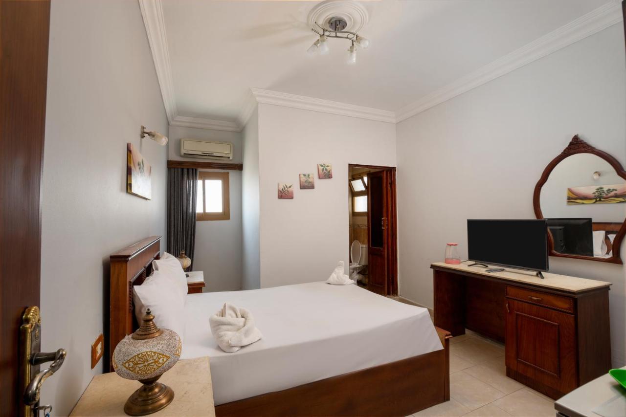 Pyramids Motel Kafret el-Gabal