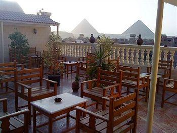 Pyramids Motel