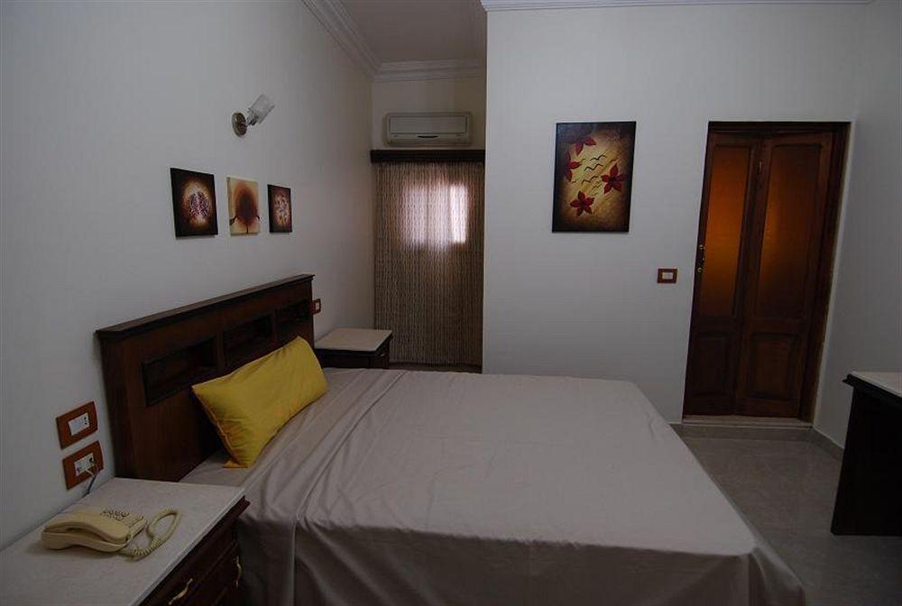 Motel Pyramids 4*